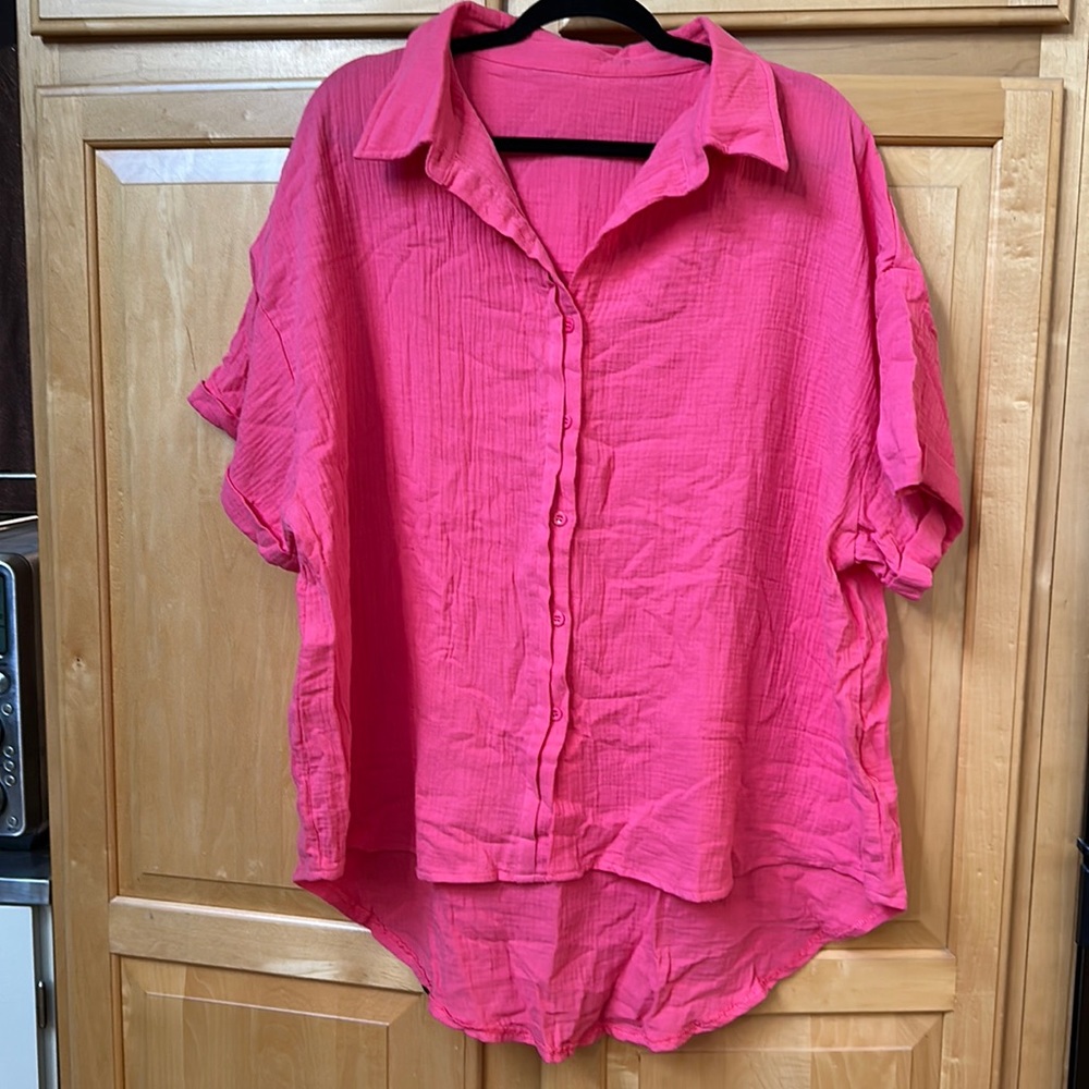 NWOT-Women’s Button Down Top in Pink Size 2X